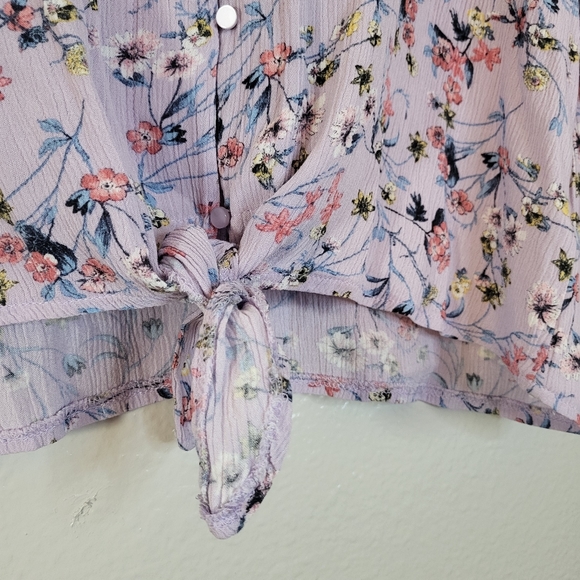 Dylan Ryan Floral Tie Front Button Down Blouse - Picture 7 of 10